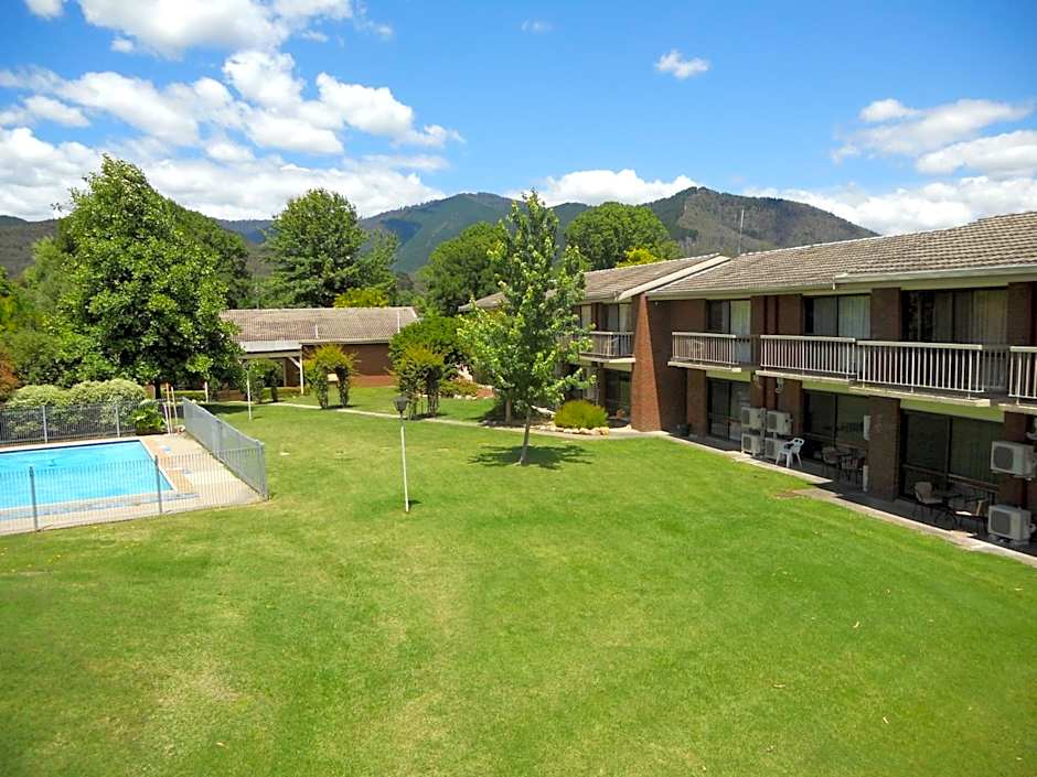 Motel Sierra - Bright