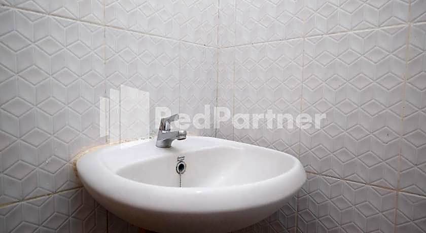 Capital O 3930 Griya Loka Syariah