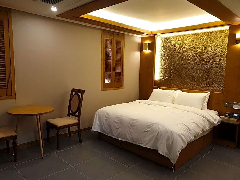 MIR HOTEL