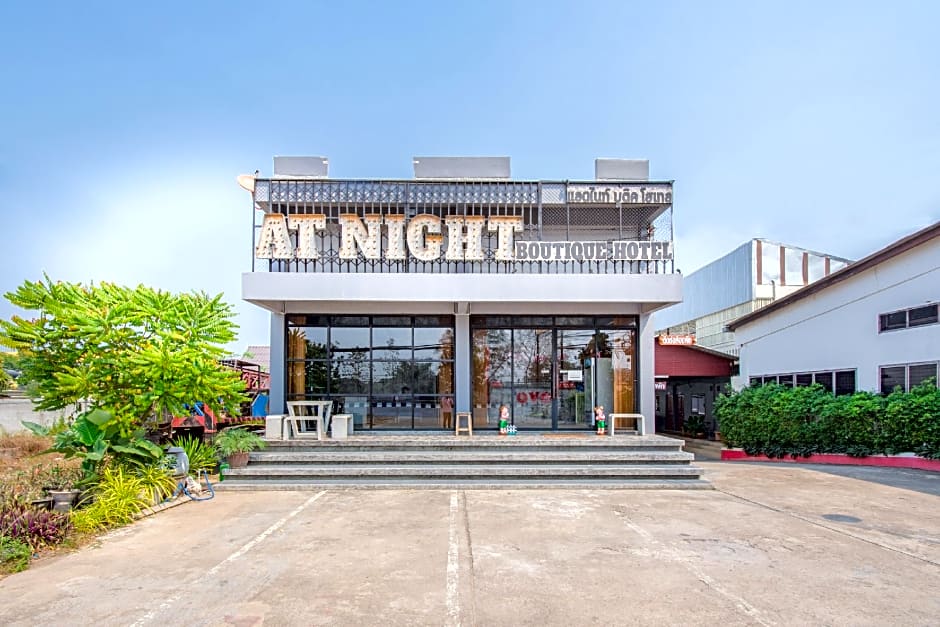 OYO 650 At Night Pranburi