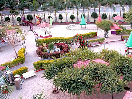 Leo Resorts