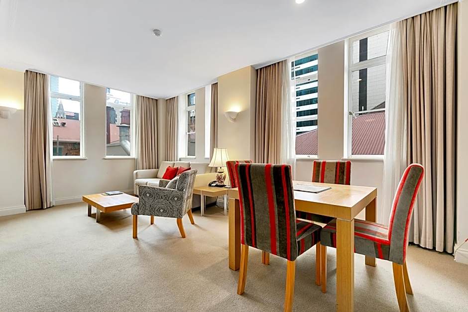 Manor Apartment Hotel