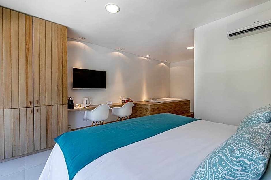 Live Hotel Boutique (Adults only)