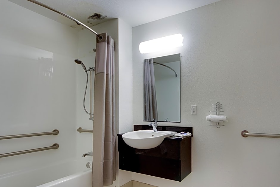 Avera Suites