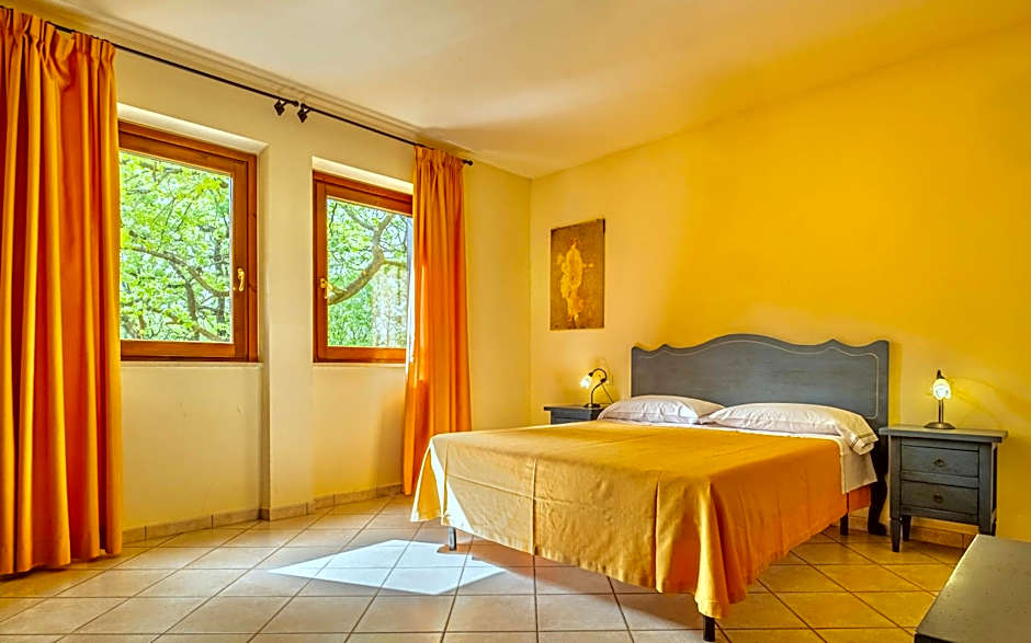 Residence with swimming-pool and thermal pools in Sorano