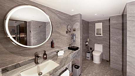 Deluxe King River View