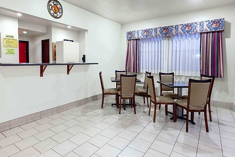 Super 8 By Wyndham Mcalester