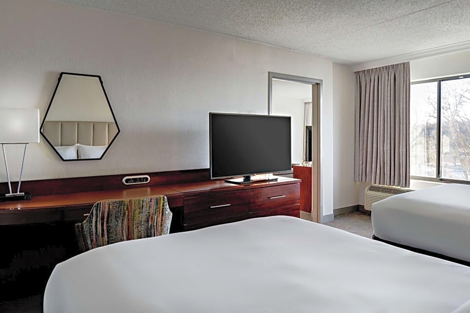 DoubleTree by Hilton Fairfield Hotel & Suites, NJ