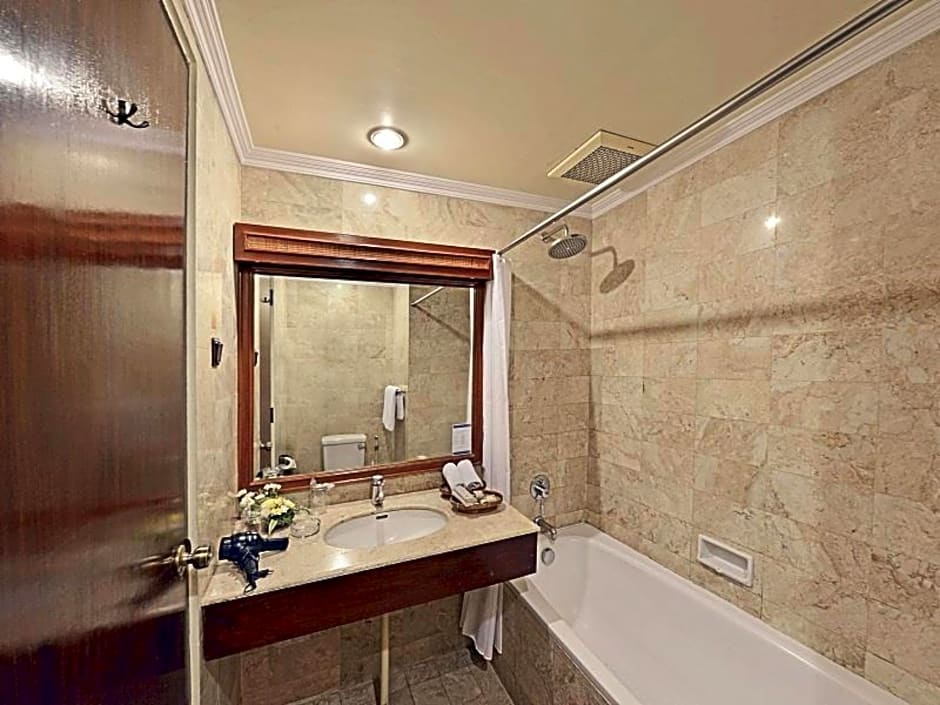 Grand Whiz Hotel Trawas