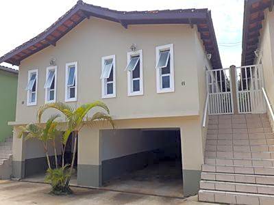 Casas em Condomínio próximo da praia com 2 dormitórios, churrasqueira e 3 vagas de garagem