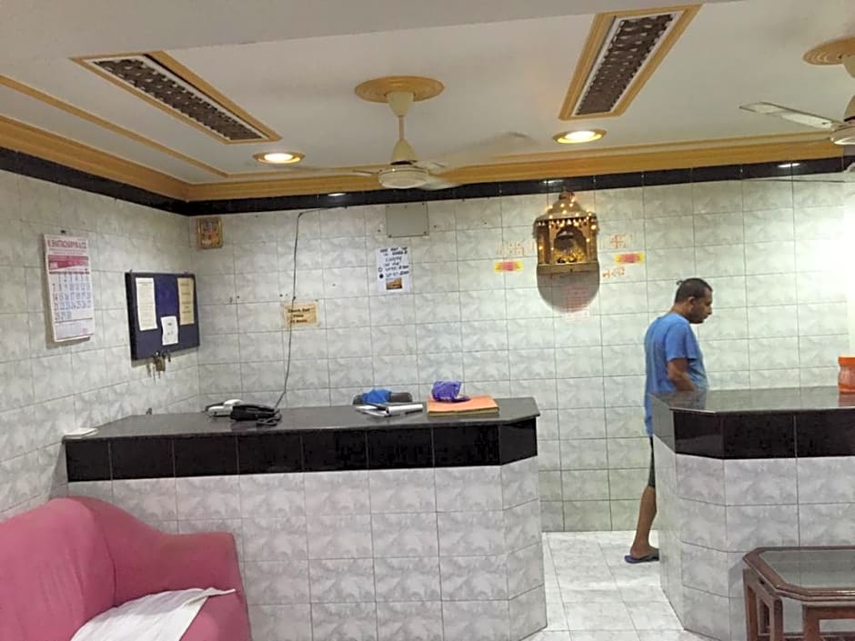 Goroomgo Shanti Guest House Near Kashi Vishwanath Temple Varanasi