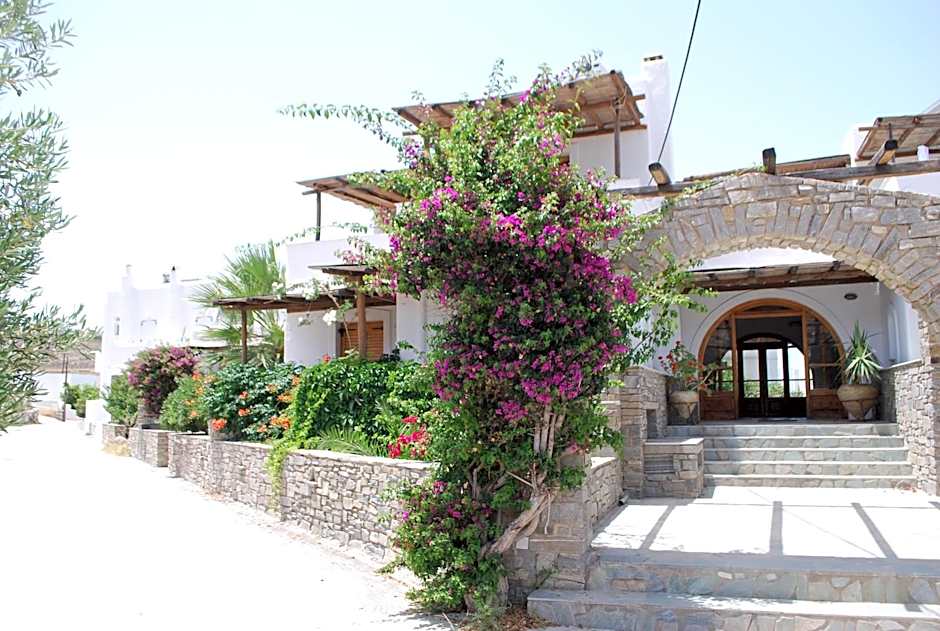 Siroco's Rooms And Studios