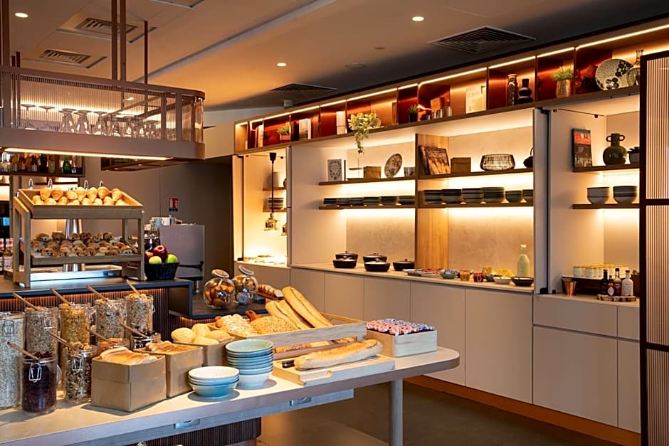 AC Hotel by Marriott Paris Porte Maillot