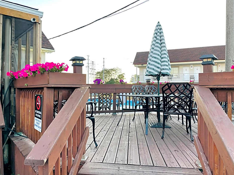 Knights Inn By The Falls