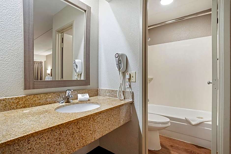 Red Roof Inn - West Monroe