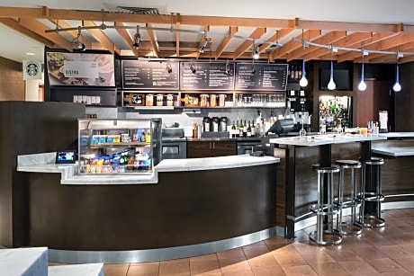 Courtyard by Marriott Portland Airport