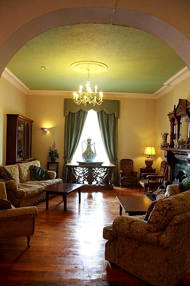 Drummond Hotel