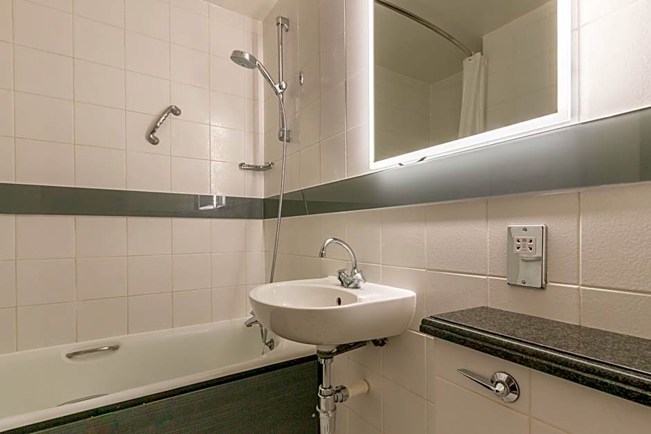 Thistle Express Luton