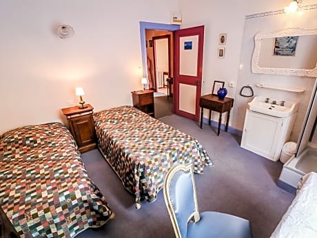 Chambre Simple-Classique-Salle D'Eau-Colette