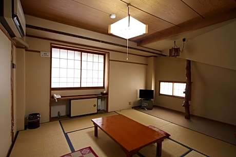 Japanese-Style Quadruple Room with Shared Bathoom