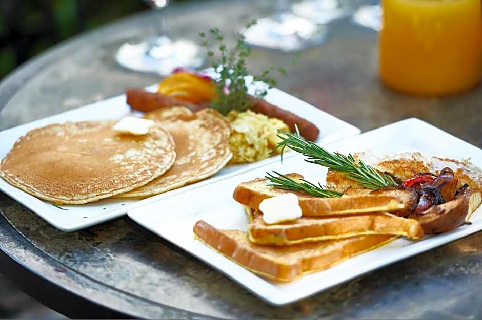 DoubleTree By Hilton Hotel Dallas Market Center