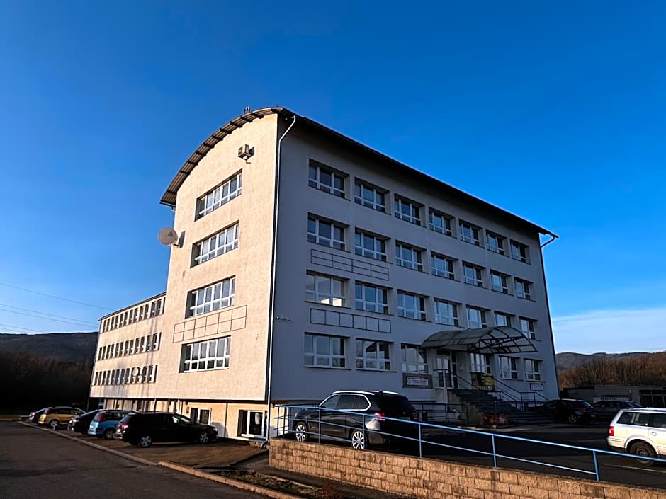 D8 APARTMÁNY