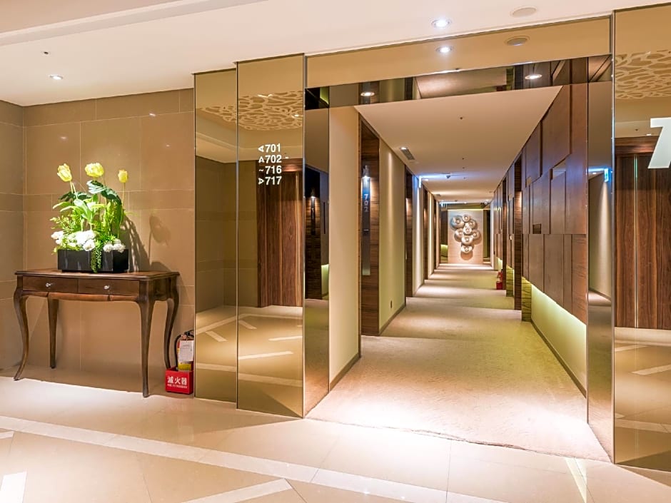 Green World Taipei Station