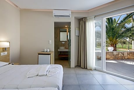 Superior Twin/Double Room with Garden View
