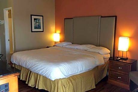 1 King Bed Kitchenette Non-Smoking