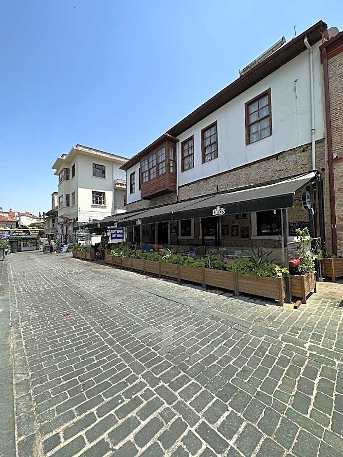 Lords Hostel & Pub – Antalya, NJ