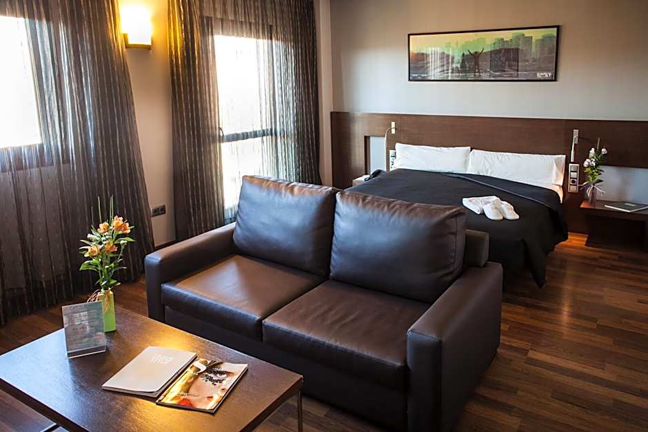 täCH Madrid Airport