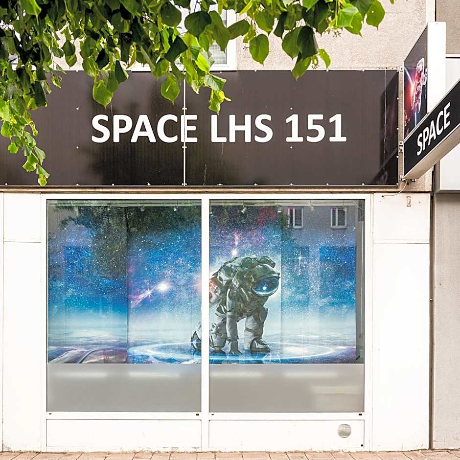 Space Home Apartment - Inner City