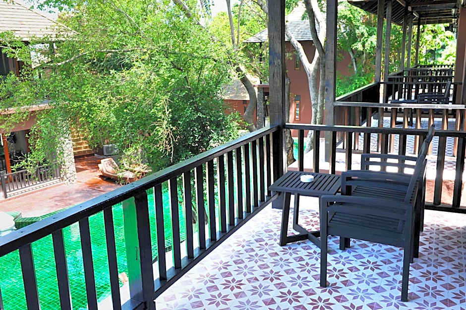 Koh Tao Beach Club