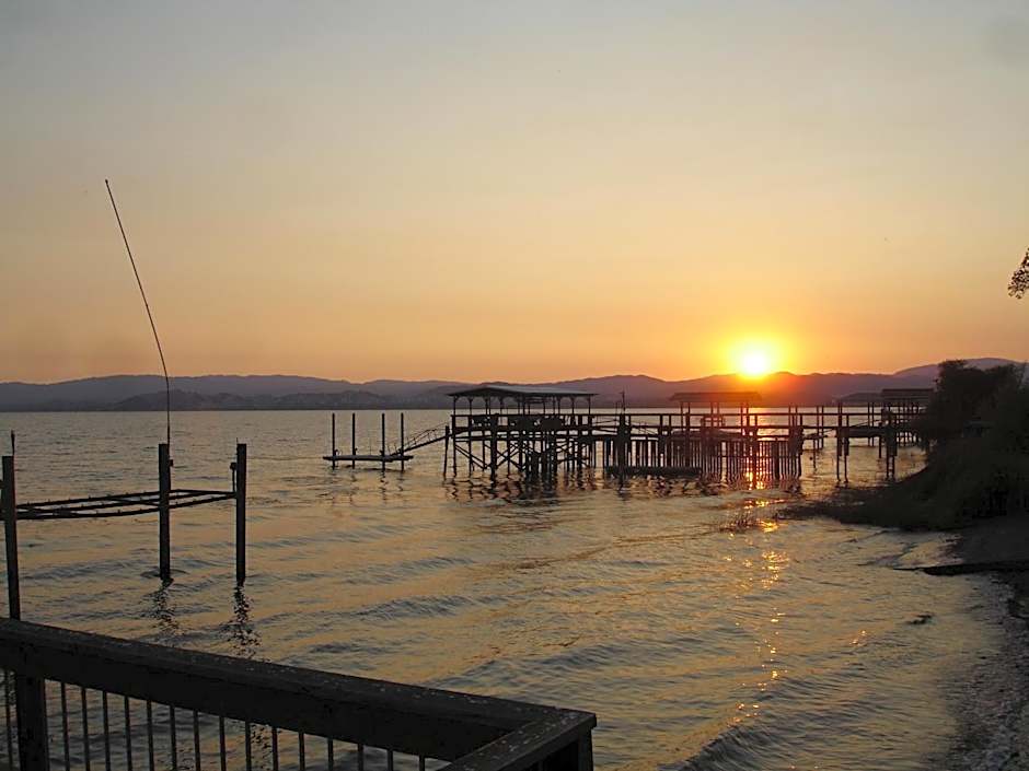 Lakeview Inn
