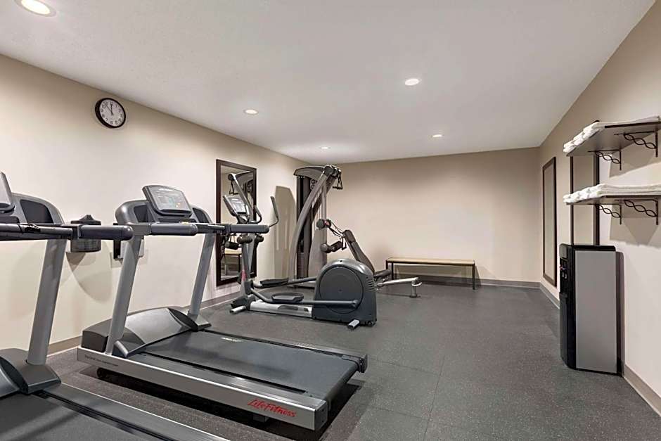 Country Inn & Suites by Radisson, Dahlgren-King George, VA