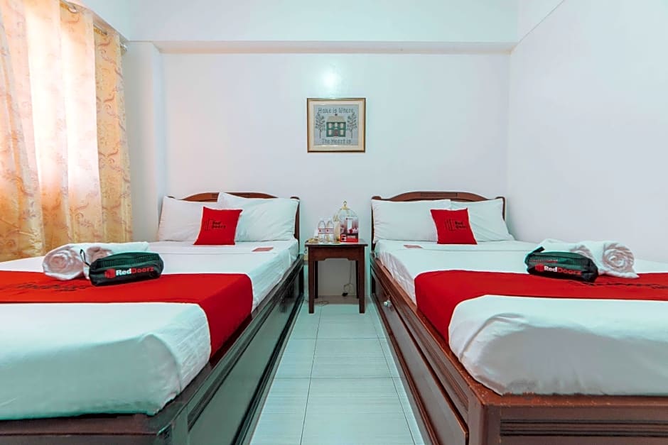 RedDoorz Plus @ Poblacion District Davao
