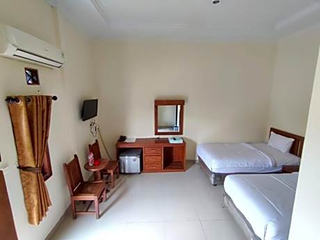 Twin Room with City View