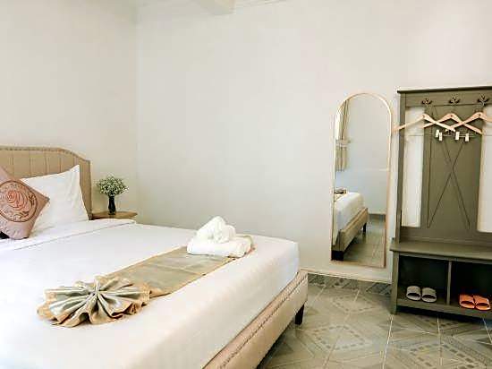 LA VIE EN ROSE HOTEL 2