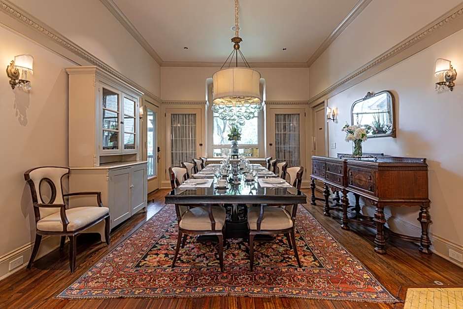 Stonehurst Place Bed & Breakfast