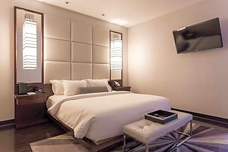 Ontario King Suite