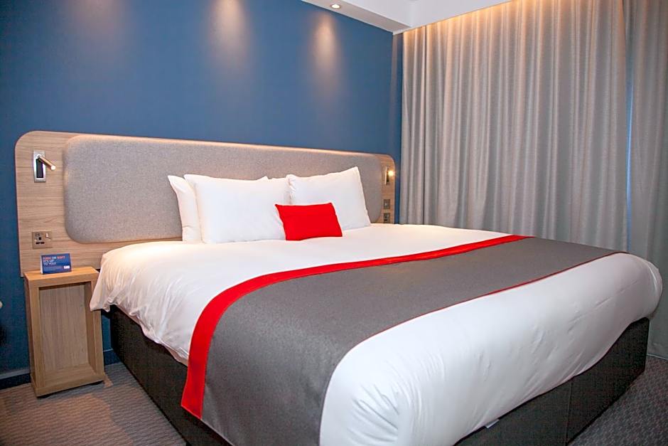Holiday Inn Express Cardiff Bay By IHG