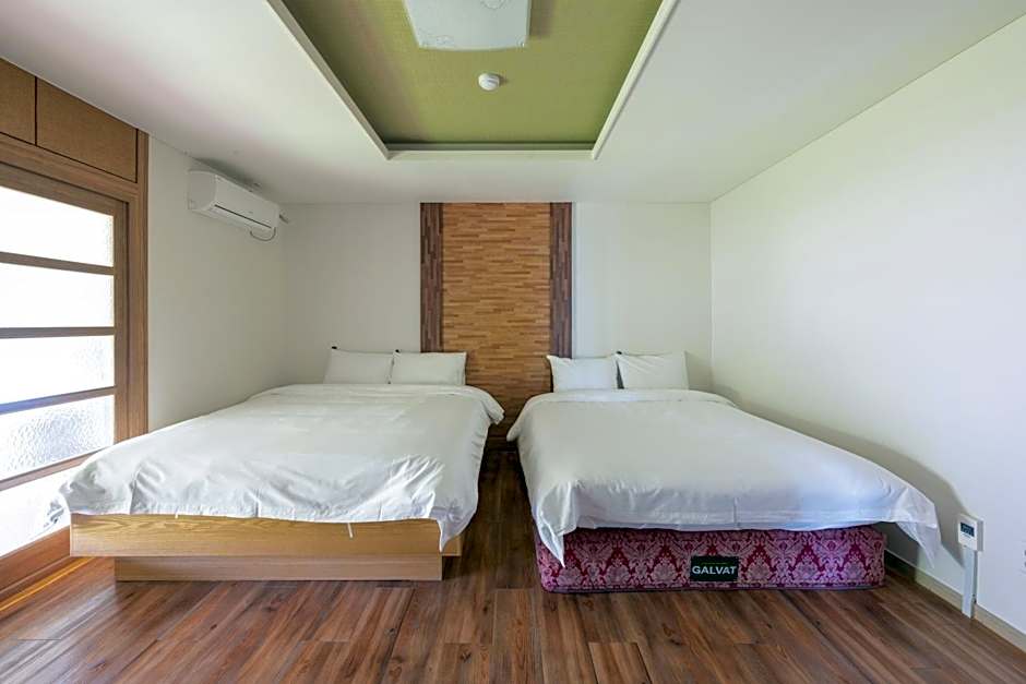 Gyeongju Hotel Check-in Bulguk