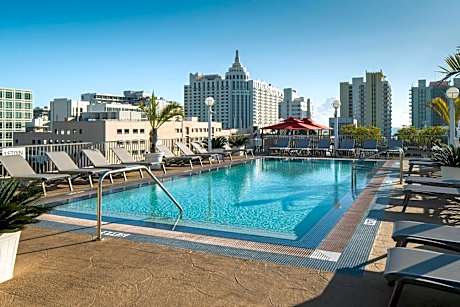 Courtyard by Marriott Miami Beach South Beach