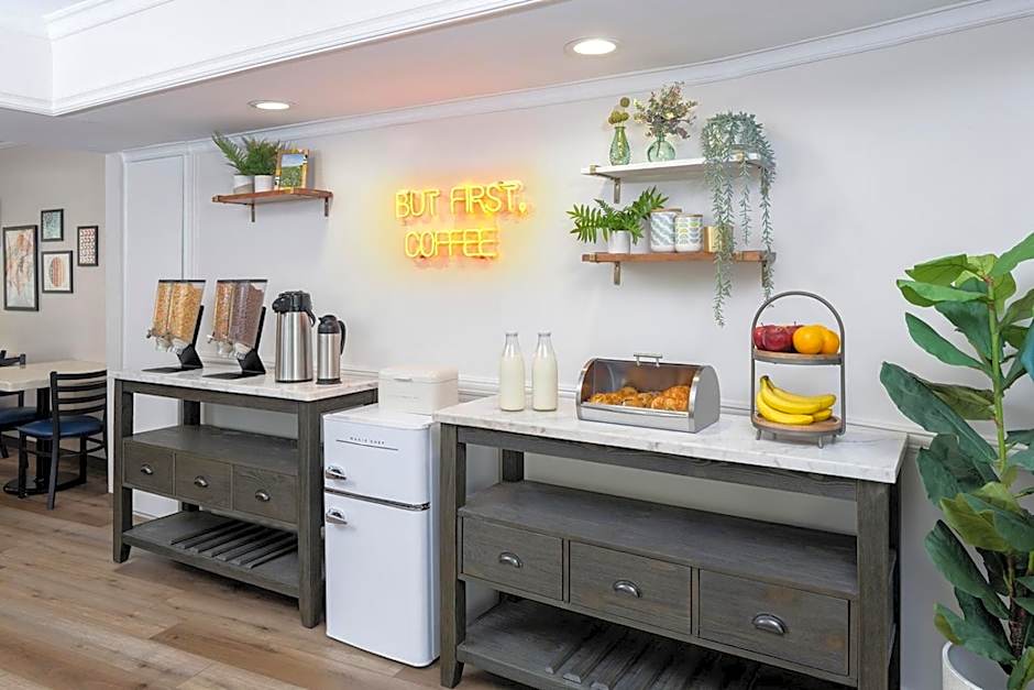 The Sojourn Los Angeles - Sherman Oaks