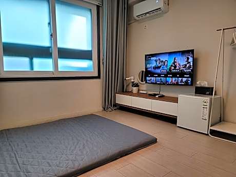 Ondol Room - Netflix Personal Account Accessible