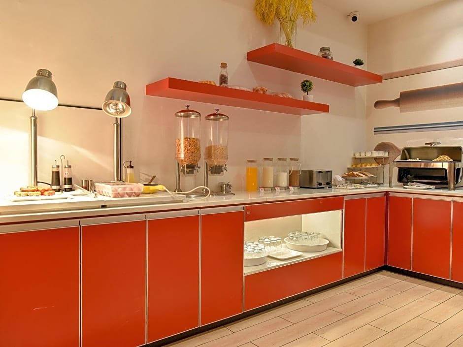 ibis Xi'an North Railway Station