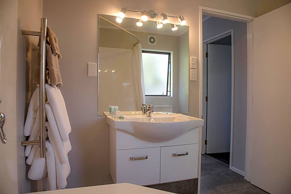 BKs Palm Court Motor Lodge