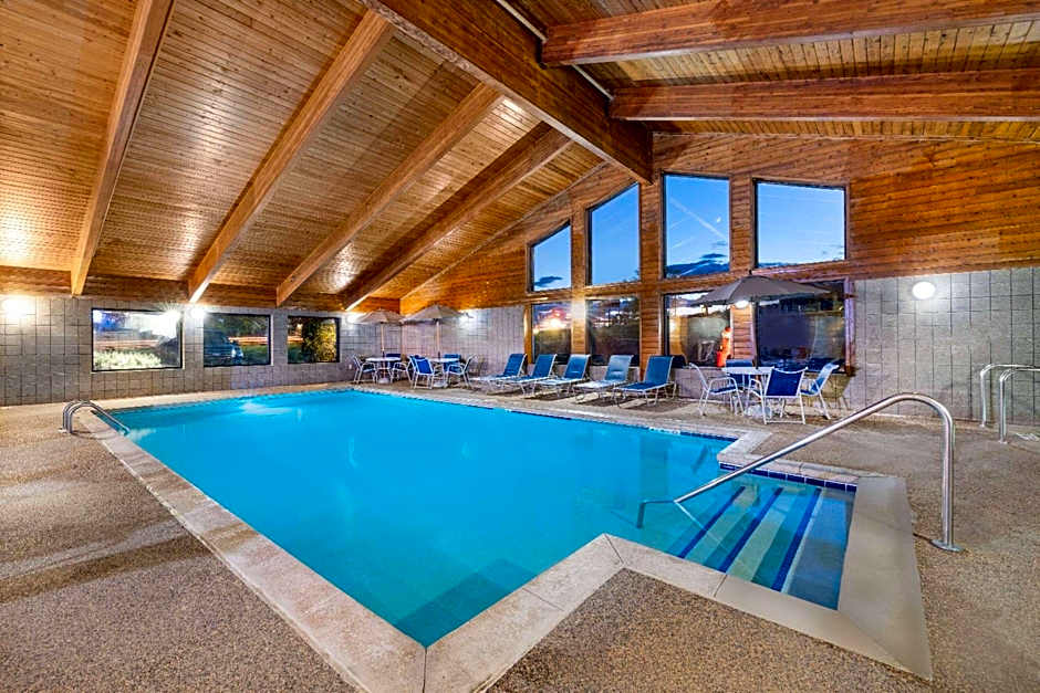 AmericInn by Wyndham Dickinson