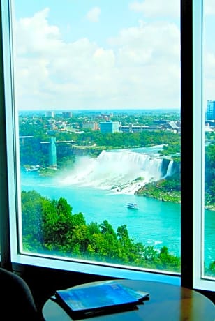 Tower Room Premium Falls View King Jacuzzi 