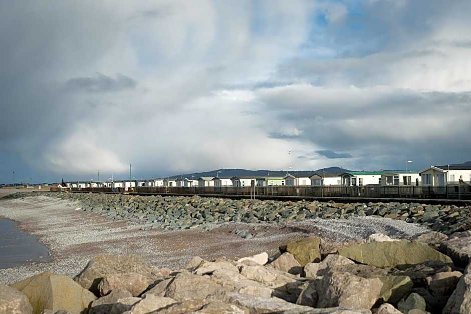 2 Bed Caravan For Hire at Golden Sands in Rhyl